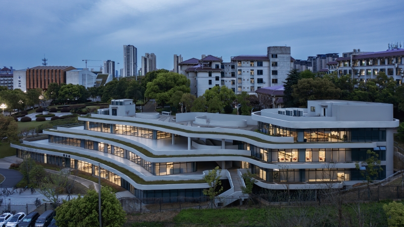 長沙市南雅中學圖書館榮獲Active House Award中國區建筑設計競賽三等獎